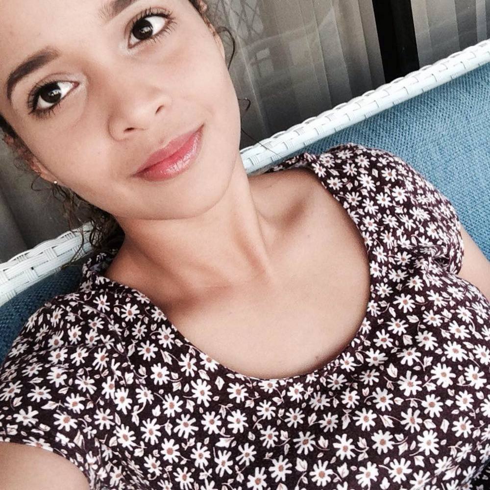 Meet your Posher, Camila